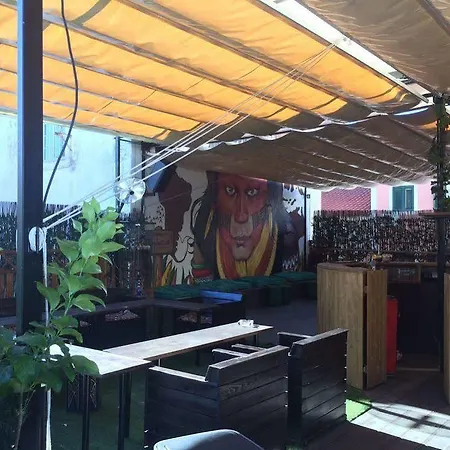 Alushbuna And Ξενοδοχείο