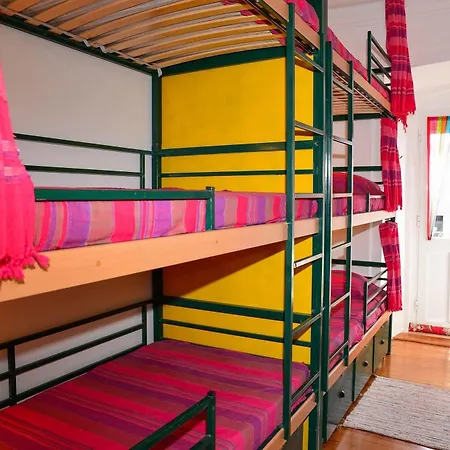 Alushbuna And 2* Lizbona