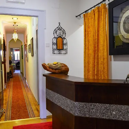 Alushbuna And Lizbona